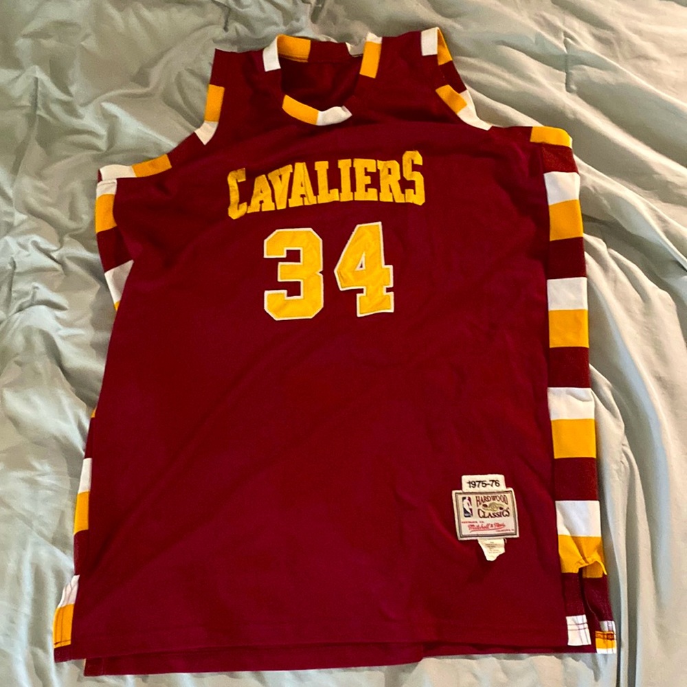 Hardwood Classics NBA Cavaliers CARR number 34 Jersey ; 1975-76